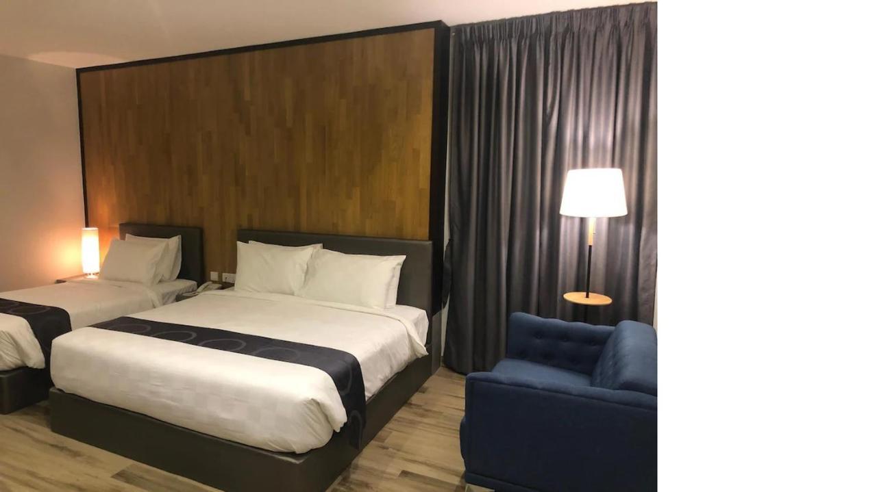 Frame Hotel George Town Extérieur photo