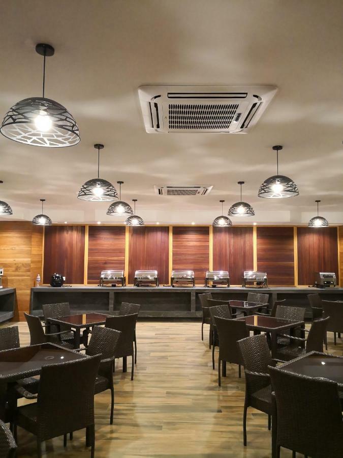 Frame Hotel George Town Extérieur photo