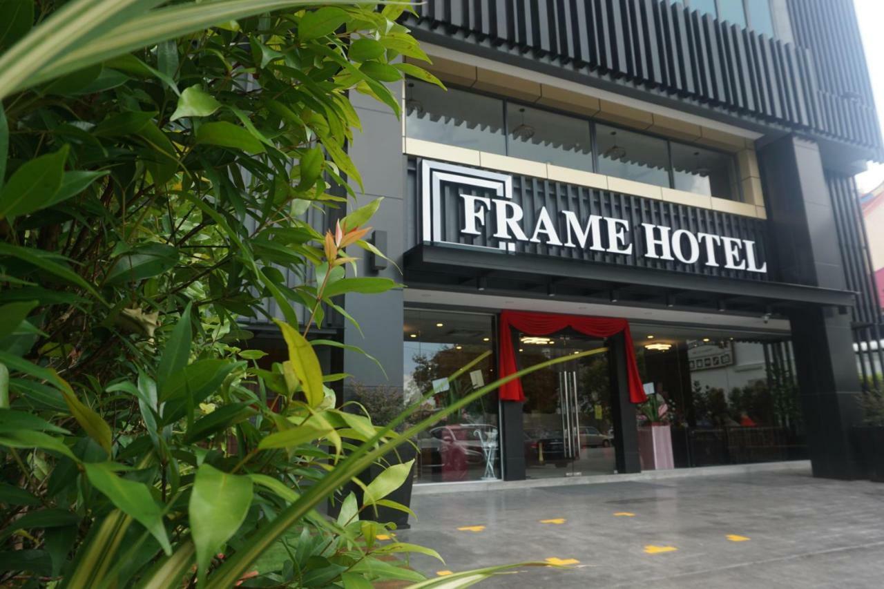 Frame Hotel George Town Extérieur photo